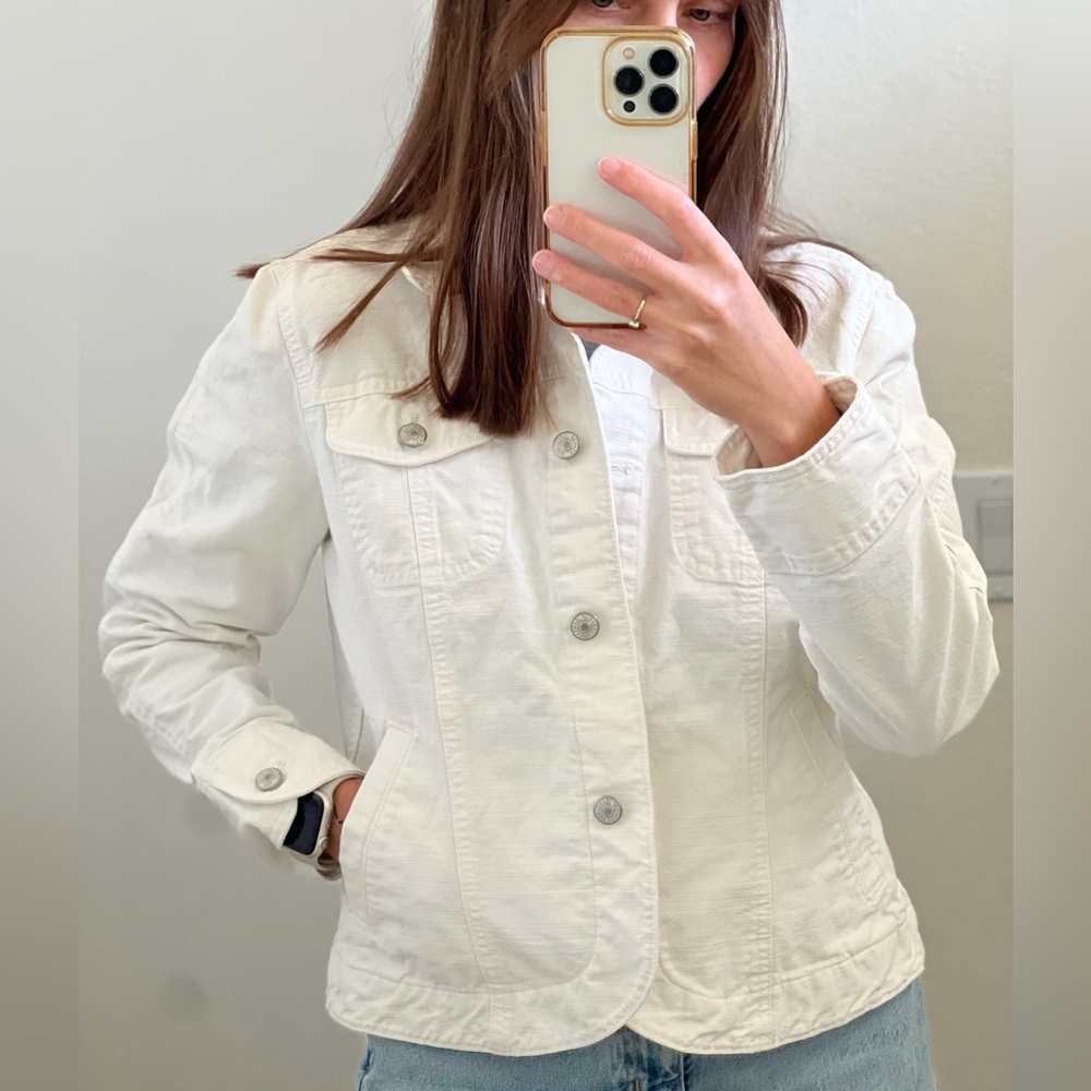 GAP Vintage White denim jacket with button-up front and pockets
